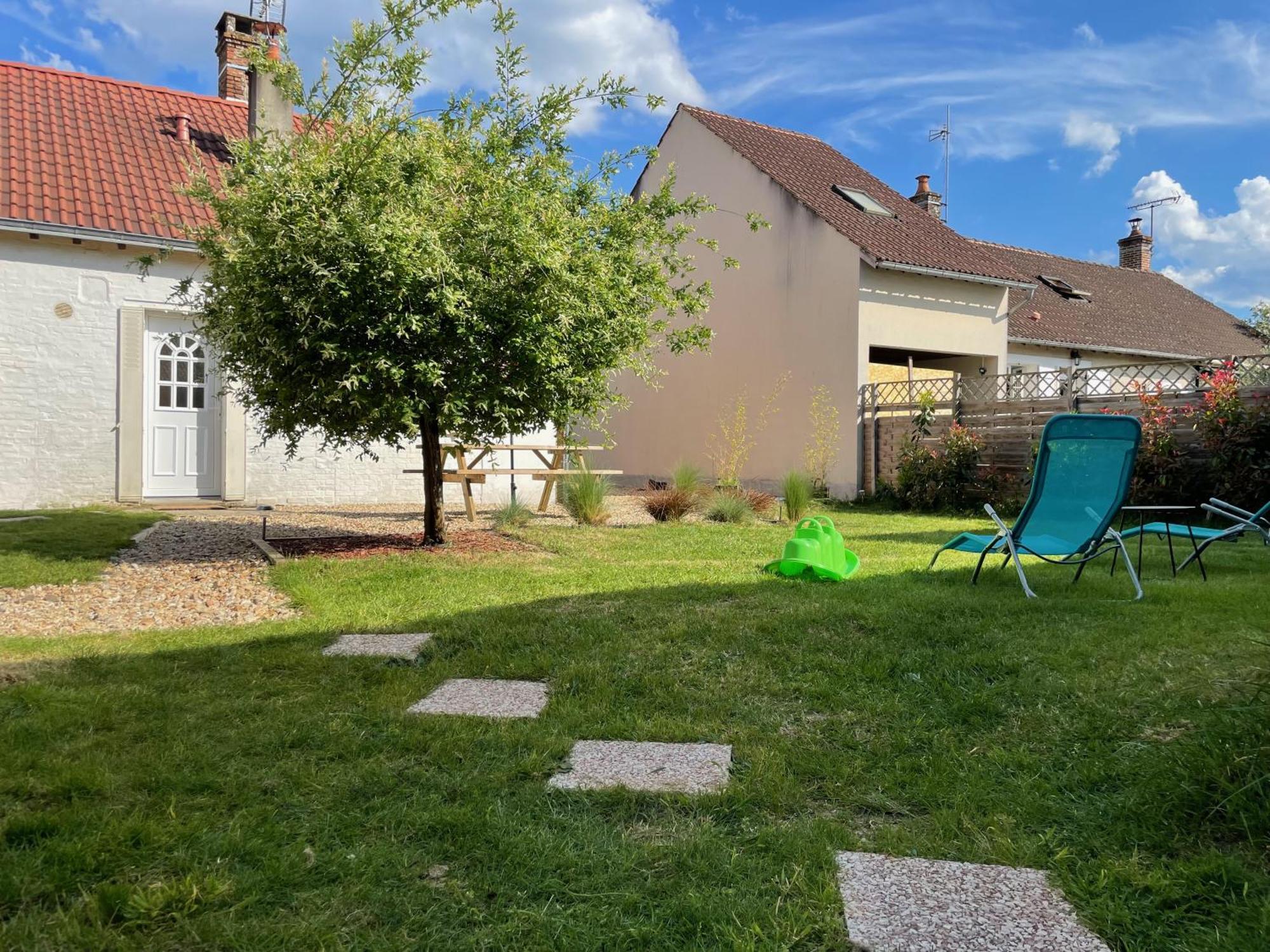 Le Cocoon D'Annabelle - Jolie Maison Avec Jeux Et Grand Jardin Pierrefitte-sur-Sauldre Esterno foto