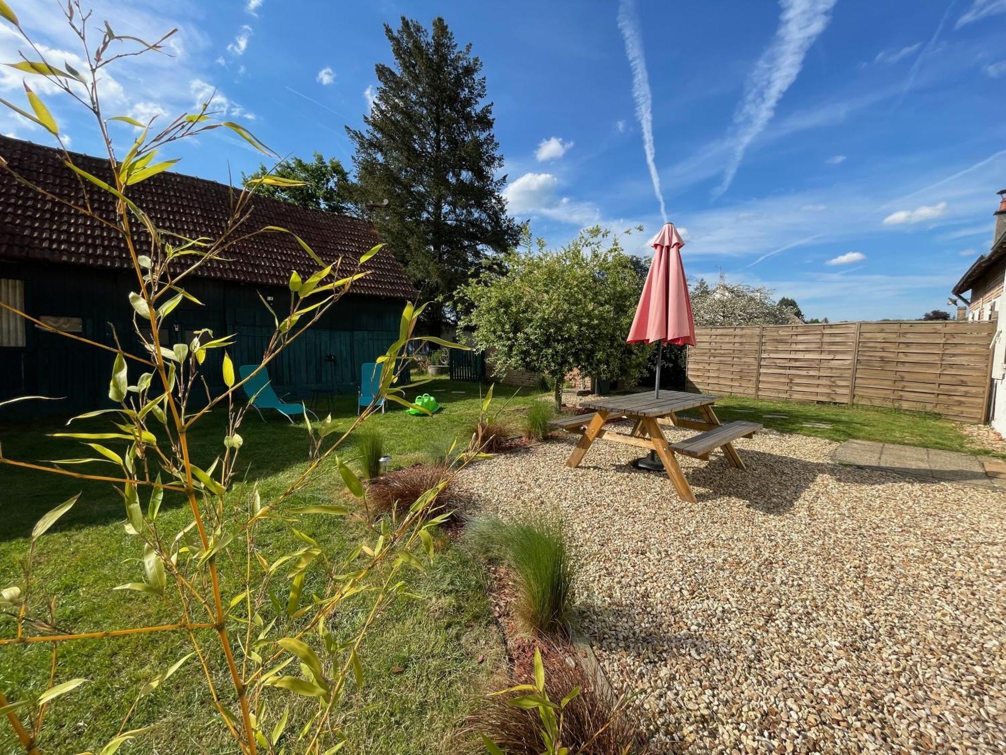Le Cocoon D'Annabelle - Jolie Maison Avec Jeux Et Grand Jardin Pierrefitte-sur-Sauldre Esterno foto